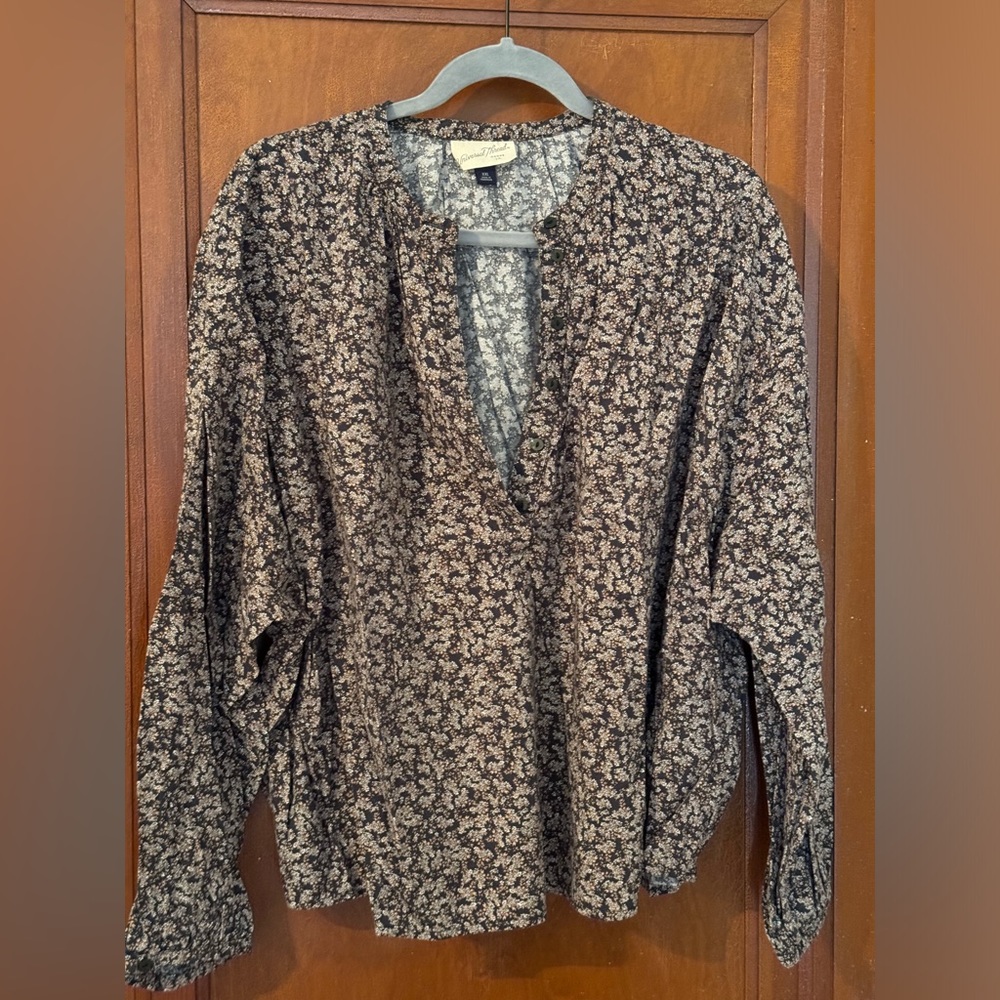 Universal Thread Floral Top